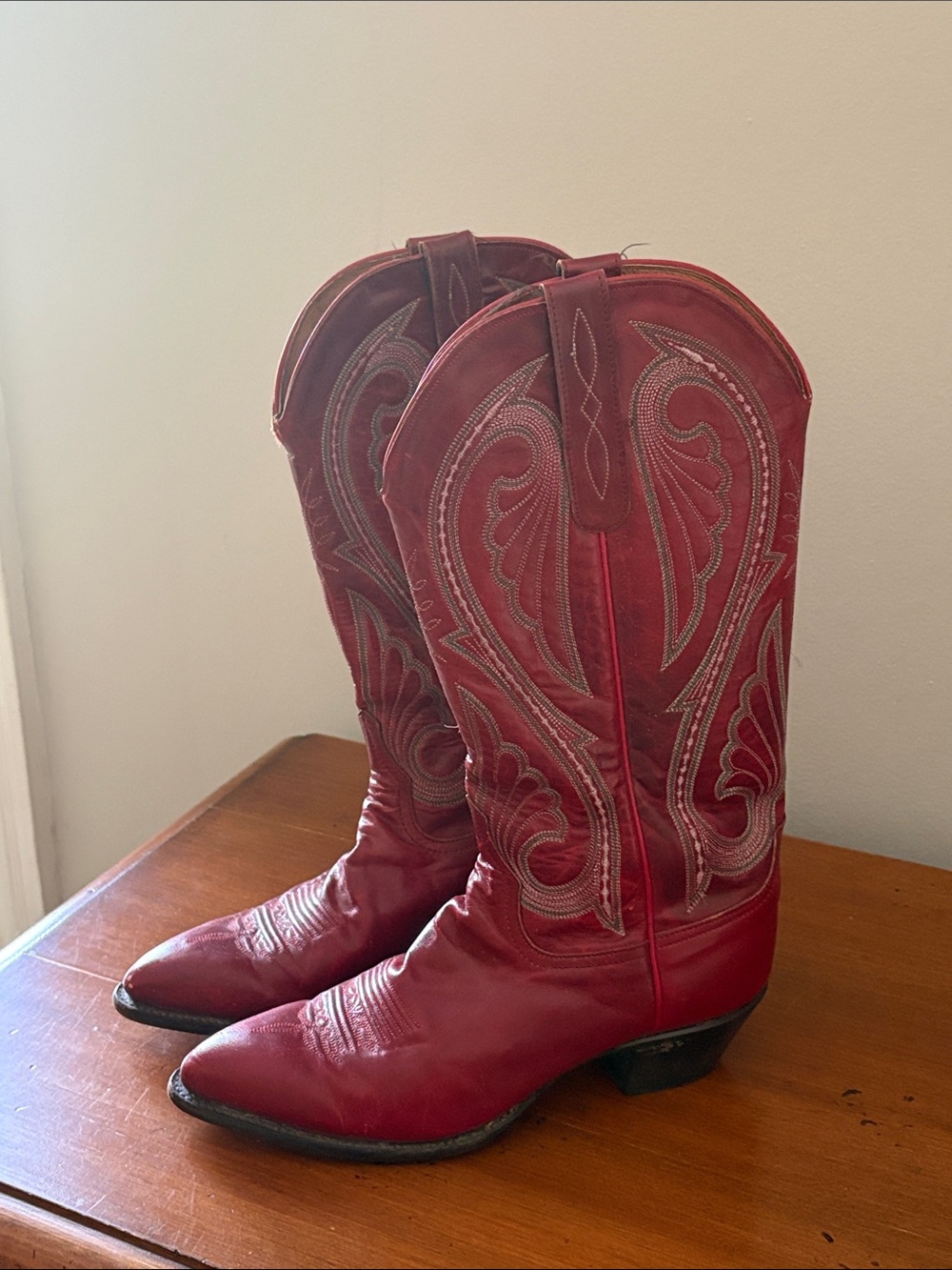 Vintage Larry Mahan Red Embroidered Western Cowboy Boots